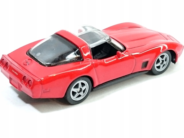 RESORAK Chevrolet Corvette 1982 CZERWONY MODEL WELLY Model Chevrolet