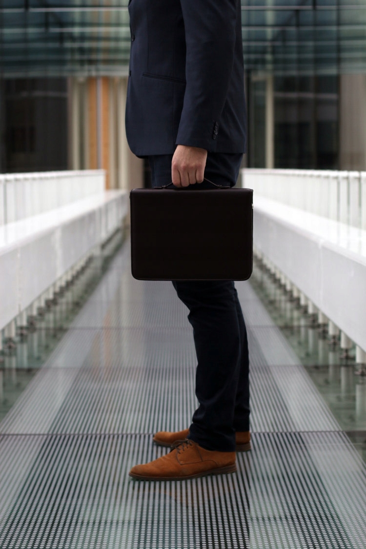 TECZKA KONFERENCYJNA BIWUAR A4 NA DOKUMENTY RĄCZKA Materiał dominujący skóra ekologiczna