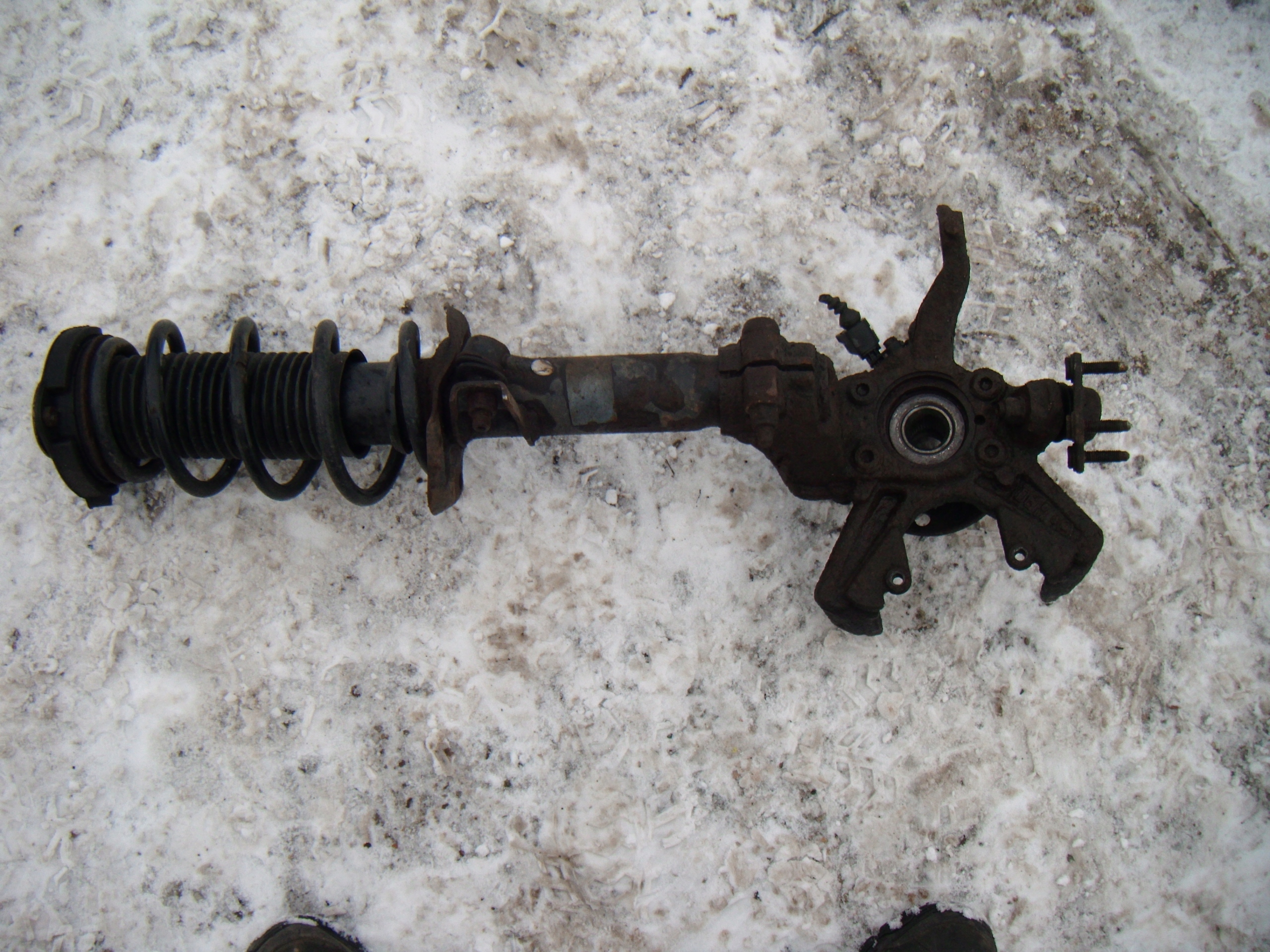 SKODA OCTAVIA 2 II 1.9 TDI 04-13 ZWROTNICA PIASTA AMORTYZATOR PRAWY PRZÓD