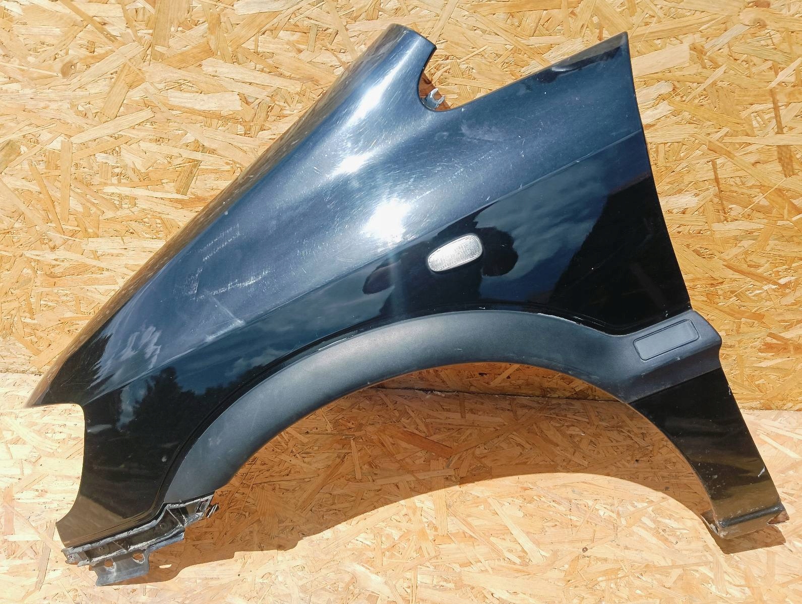 fender left front Opel ZAFIRA A Z20R