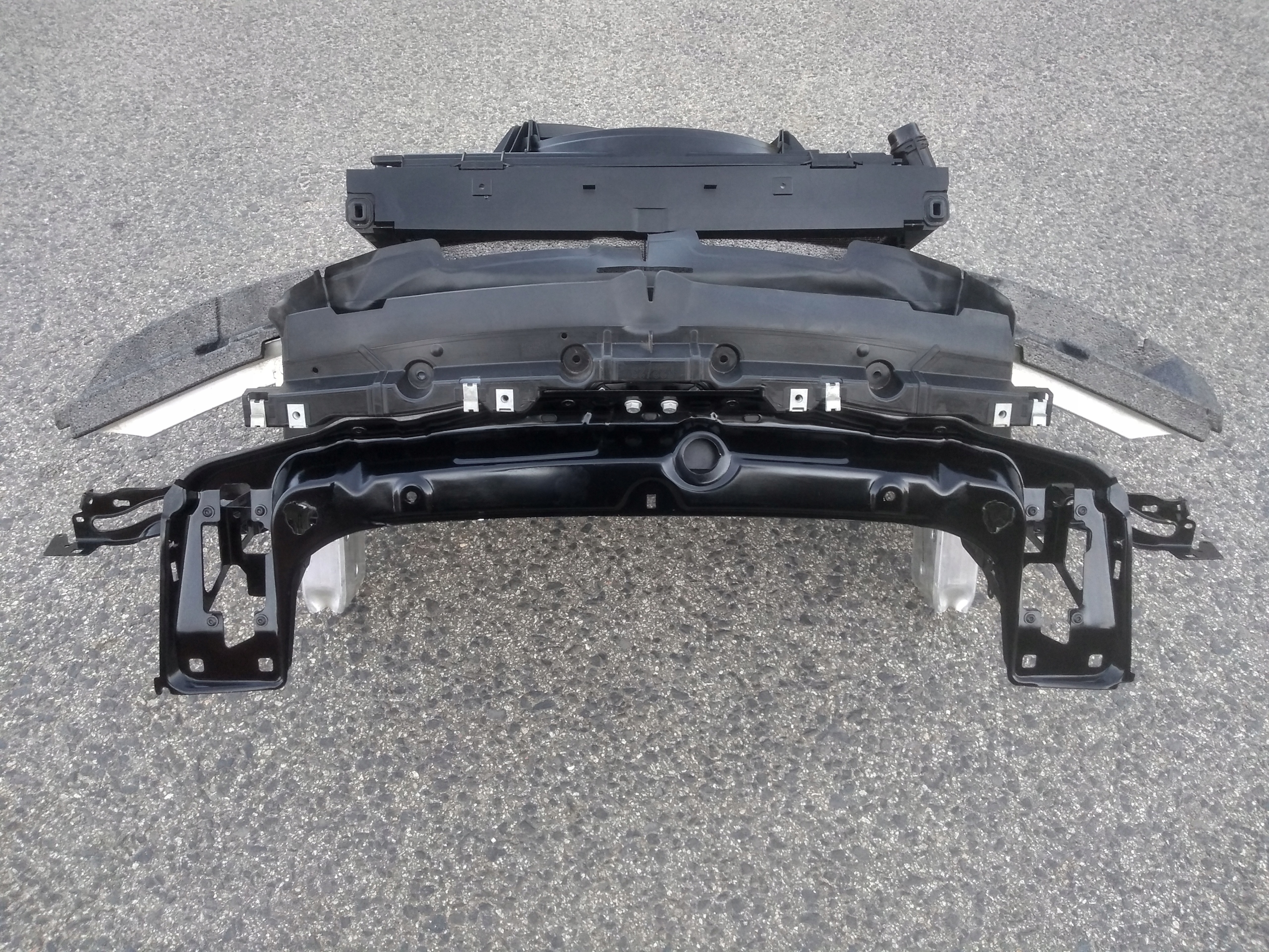 BMW 2 F22 F23 PAS PRZEDNI + CHŁODNICE KOMPLET Producent części BMW OE