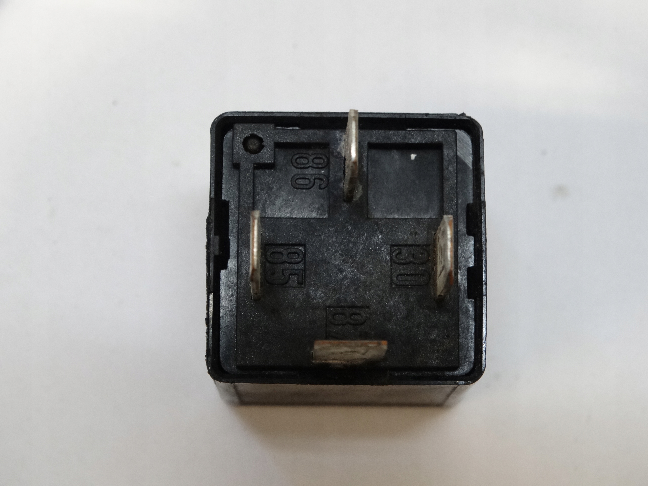 Relè TYCO OPEL 90464760