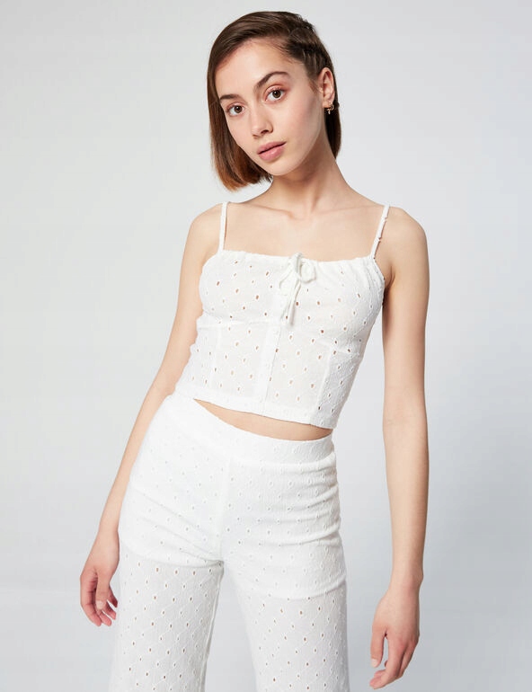 JENNYFER_HAFTOWANY CROP TOP NA RAMIĄCZKACH R.XXS