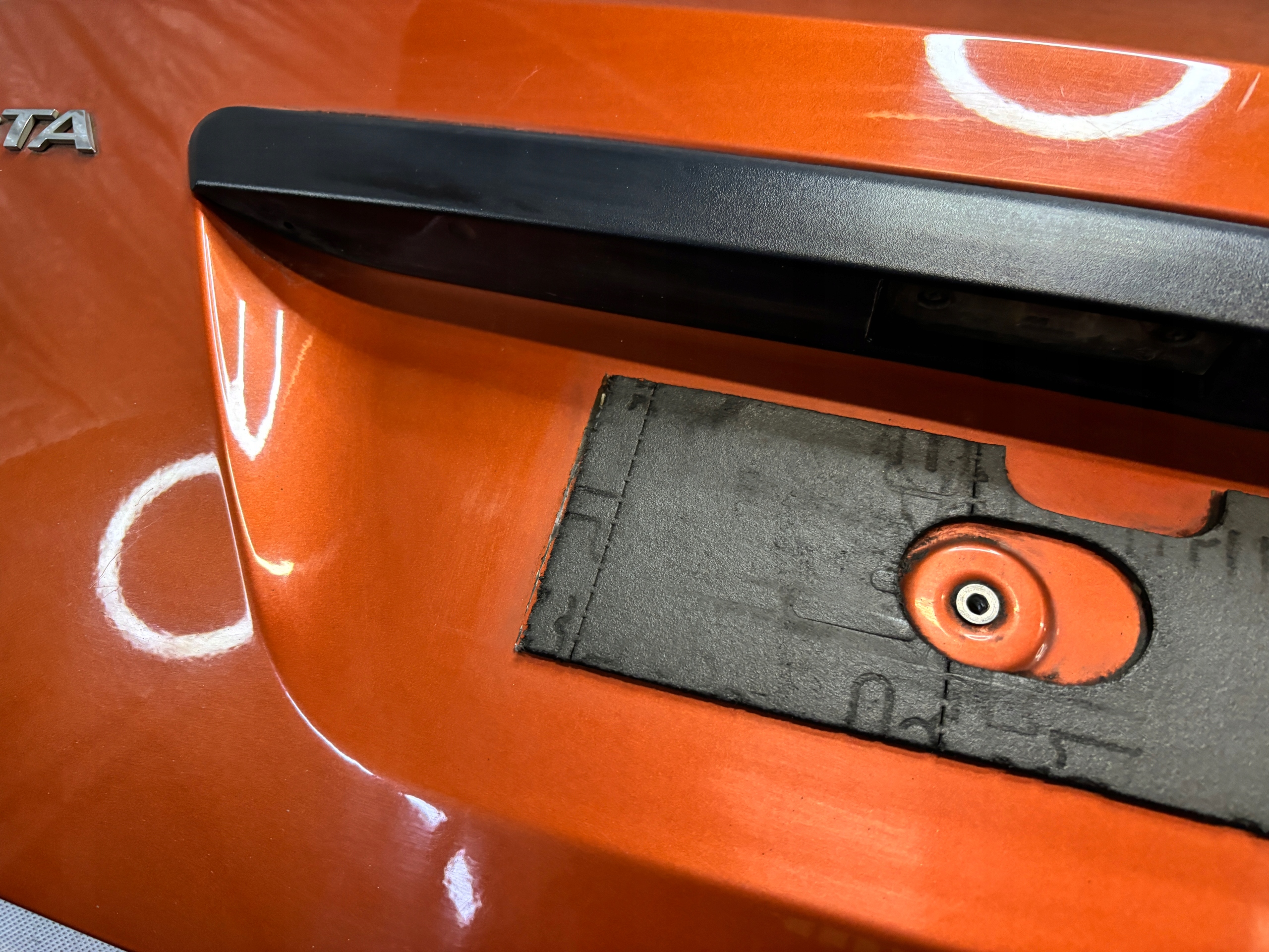 trunk door boot Ford Fiesta MK6 HB k: Z3