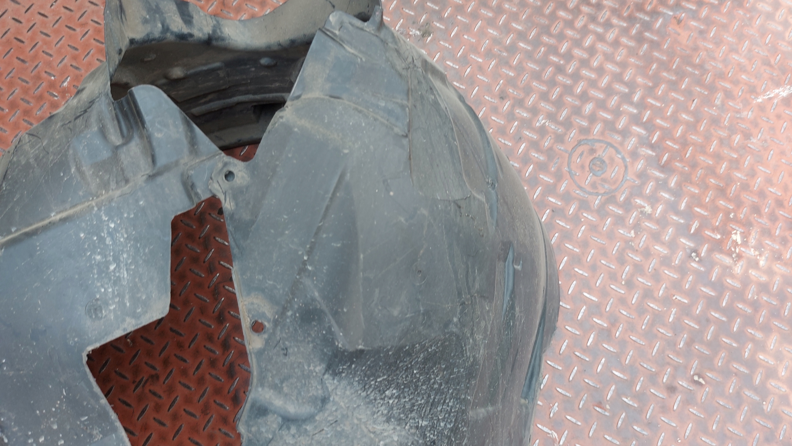 mudguard right front VOLVO XC60 II 17