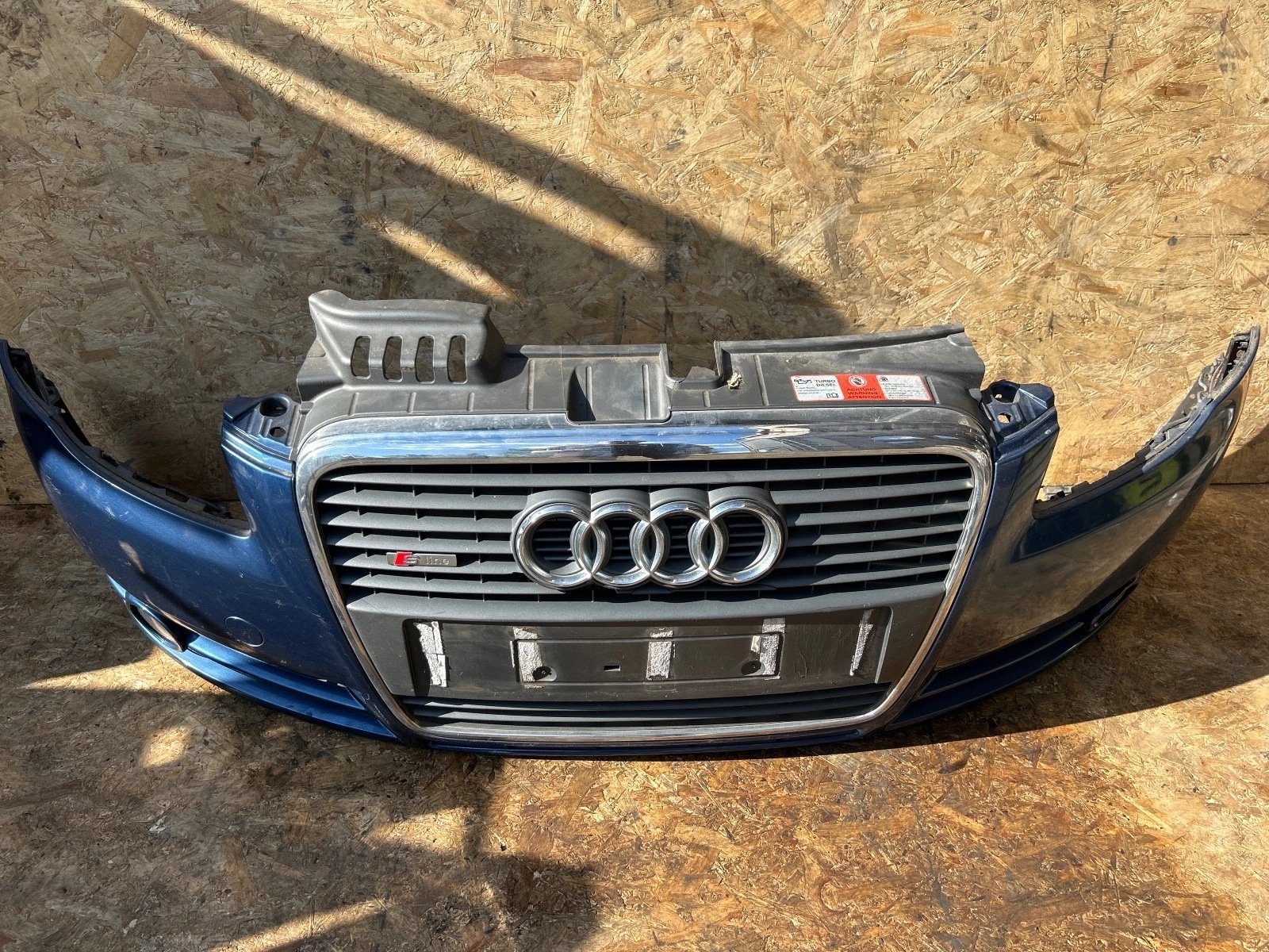 nárazník předek přední Audi A4 B7 S-line modrý