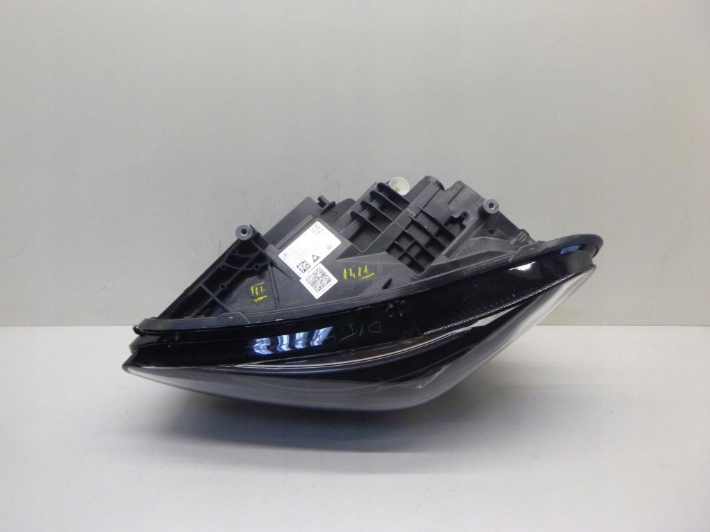 MERCEDES B KLASA W A 247 FULL LED MULTIBEAM left