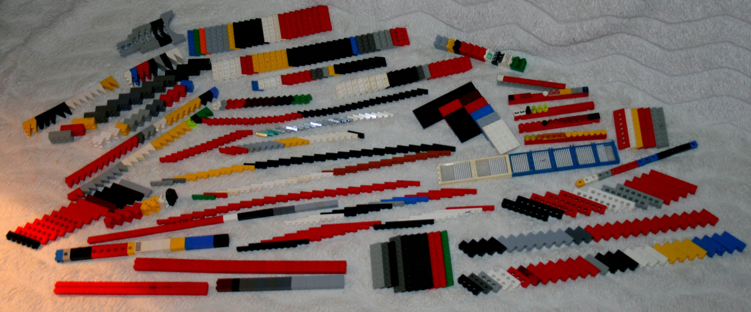 ORYGINALNE KLOCKI LEGO MEGA ZESTAW 1400 ELEMENTÓW Nazwa zestawu Pajęczarz