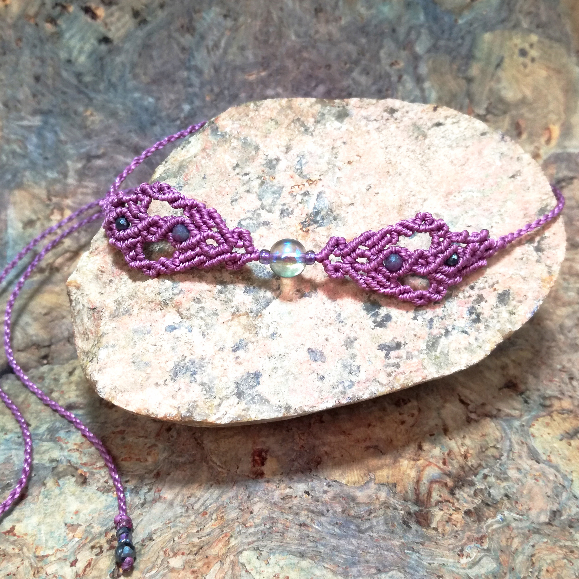 Růžová Mašle safír a křišťál horský v makru choker Delfina Dolls