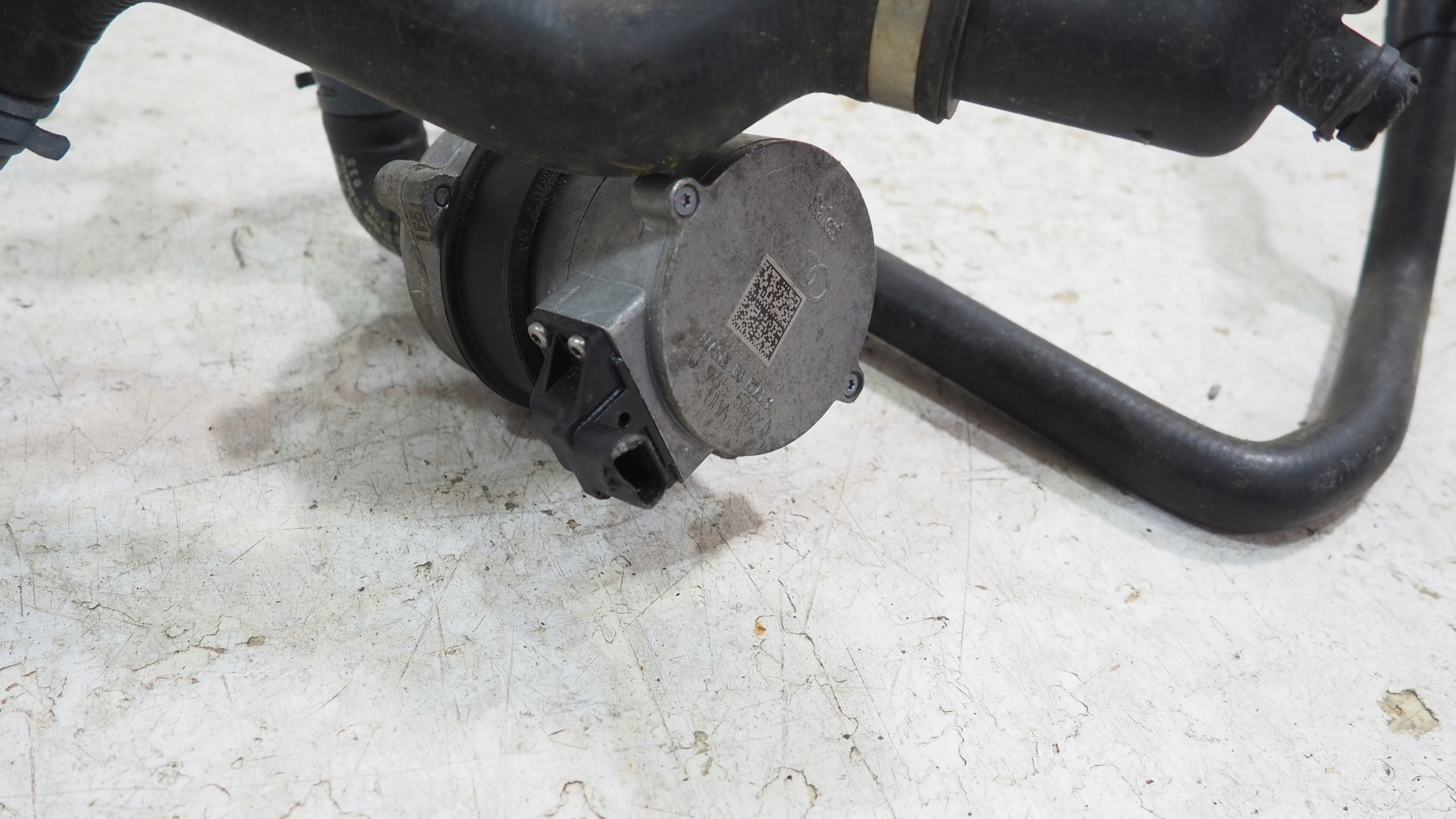 VW Audi vízpumpa przewody 4H0965567A