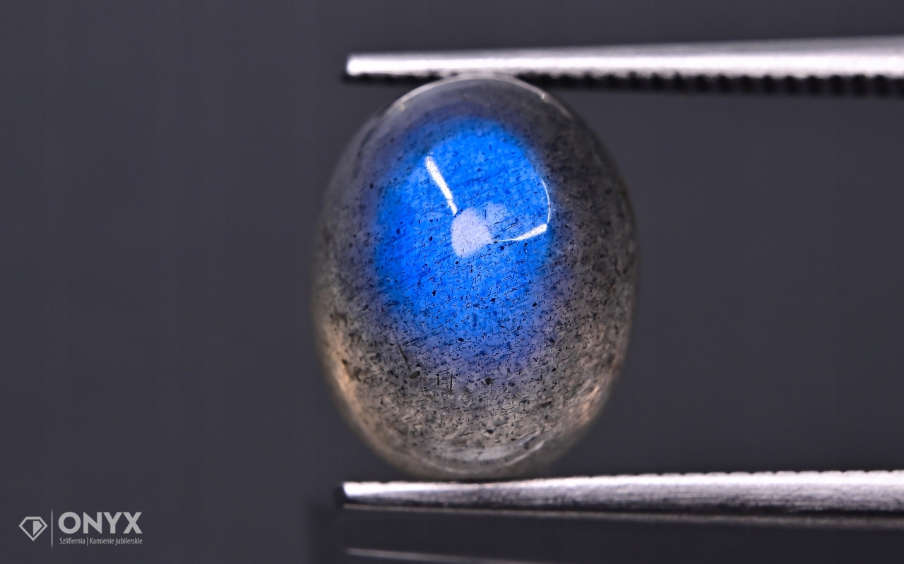 Labradorit kabošon A ovál 11x9 mm