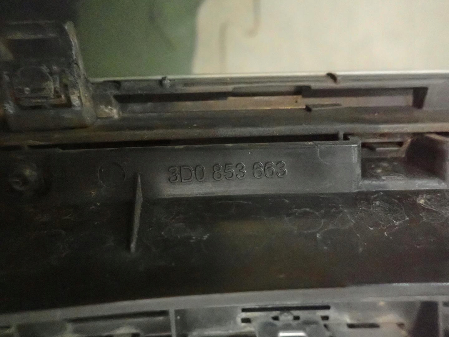 Grill VW PHAETON LIFT 10-14 3D0853663