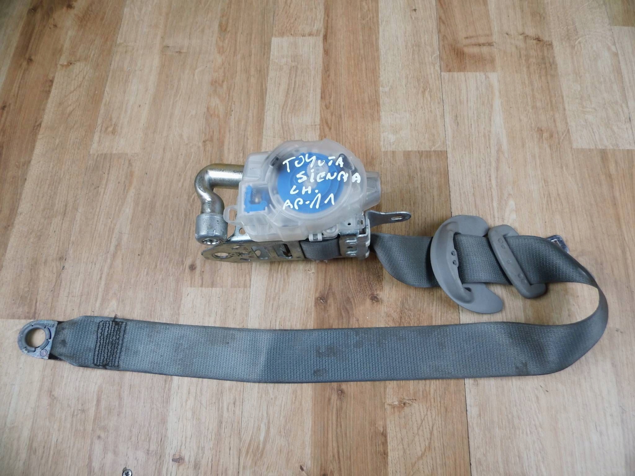 Toyota Sienna XL30 III tension belt safety left front front