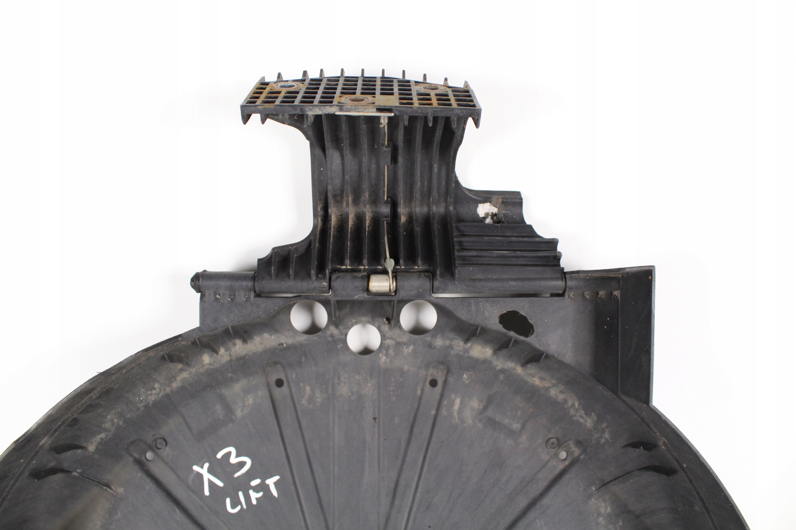 MOCOWANIE OSŁONA KOSZYK KOŁA ZAPASOWEGO BMW E83 Numer katalogowy części 3428665