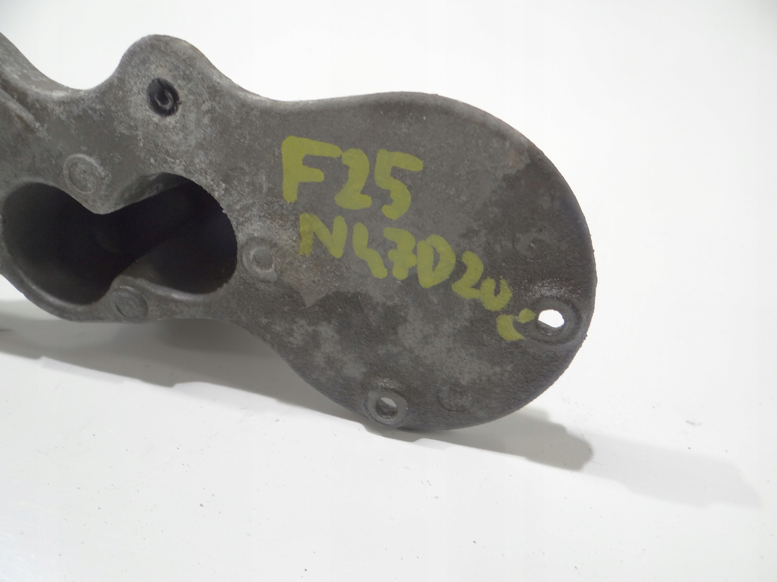 bracket water pump BMW X3 F25 N47D20C 8514464