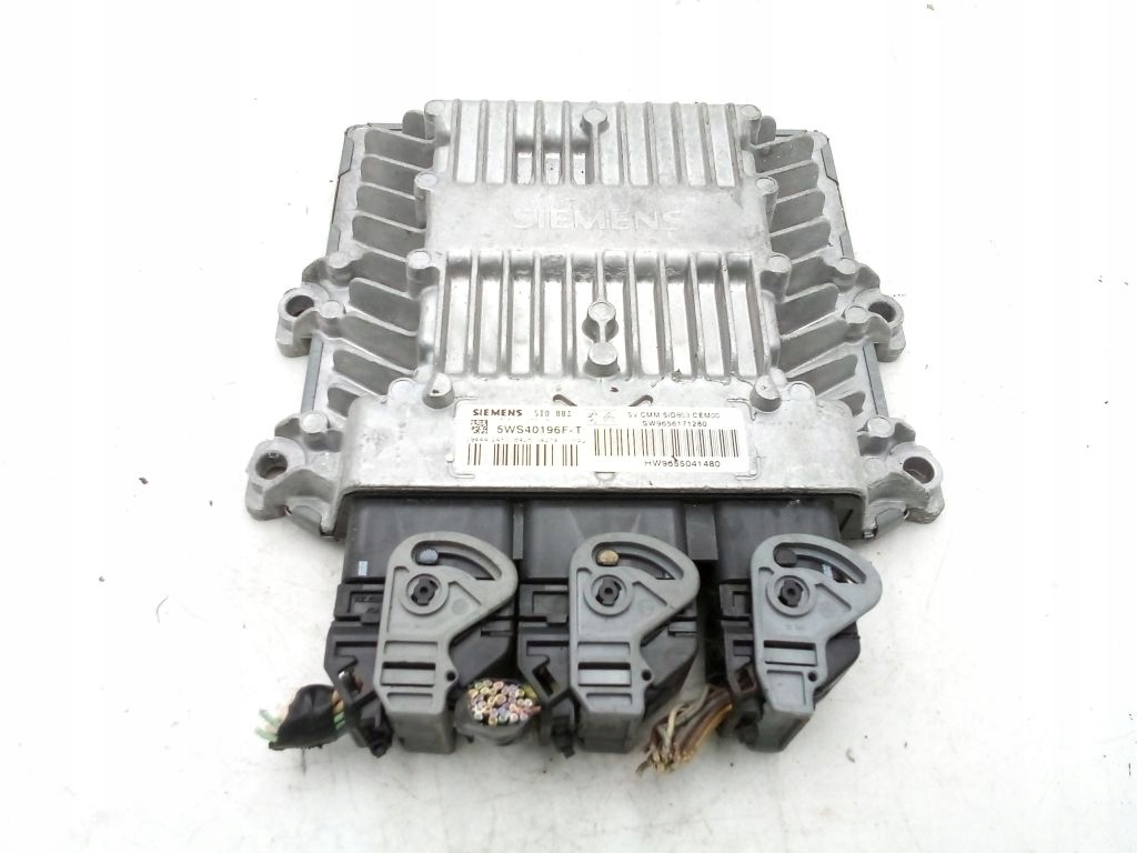 Peugeot 407 computer control unit of the engine SW9656171280
