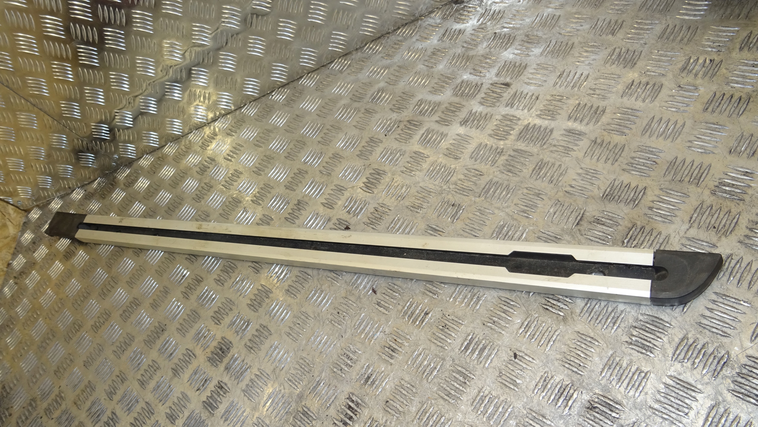 rail boot left 4G9863555A AUDI A6 C7 KOMBI