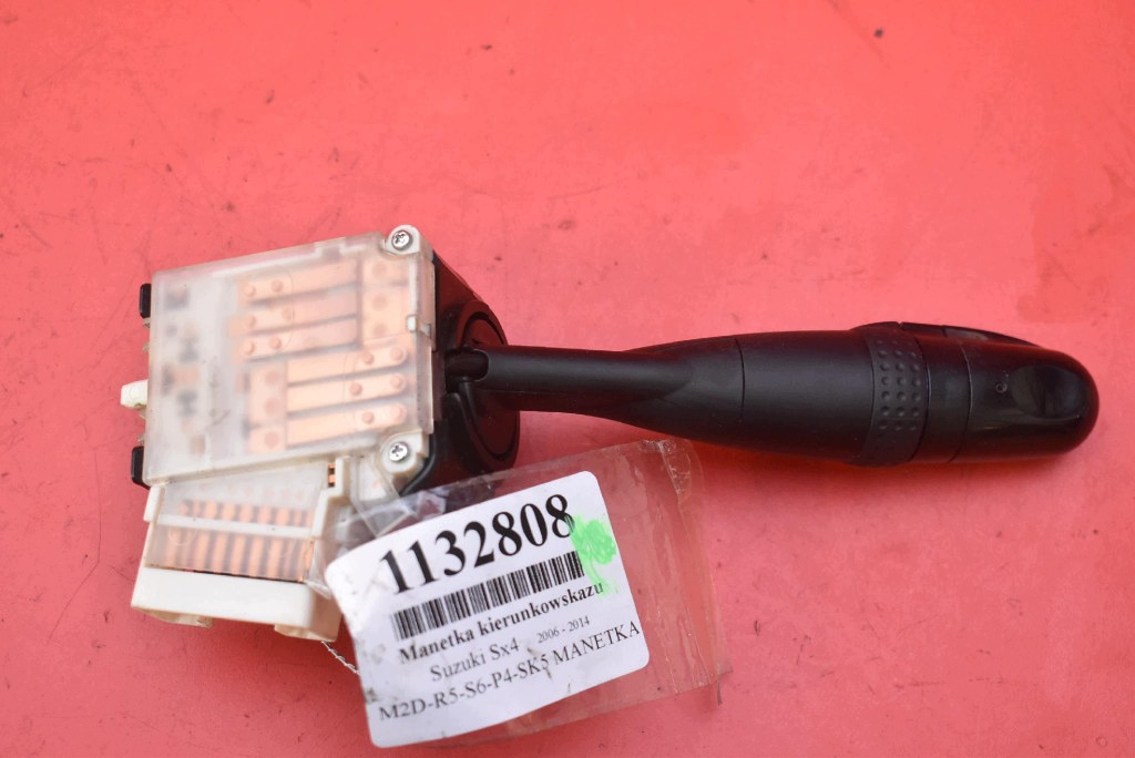 commodo bouton indicateurs de direction SUZUKI SX4 1 et 06-14