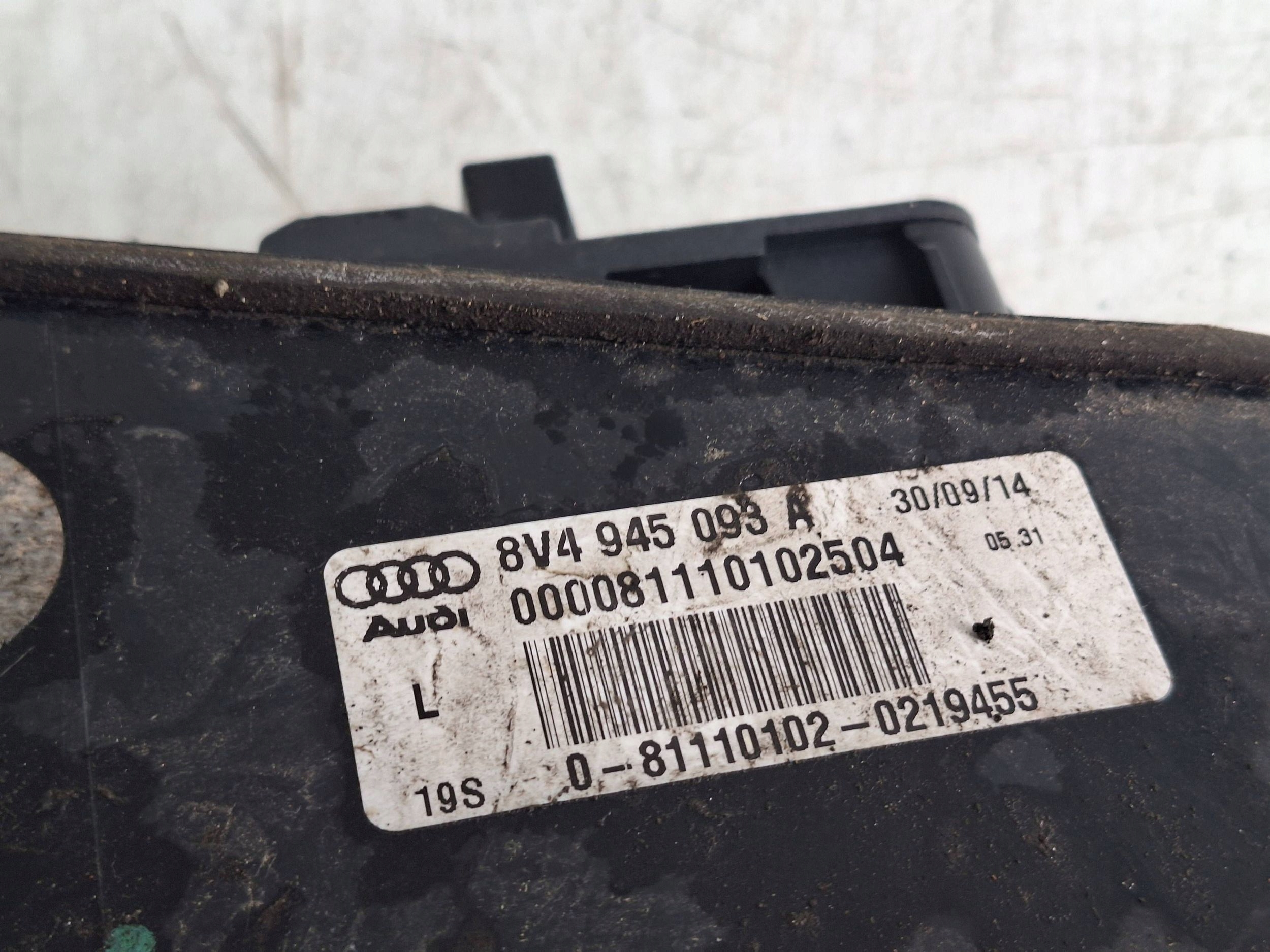 AUDI A3 8V SPORTBACK 12-16 light left 8V4945095D