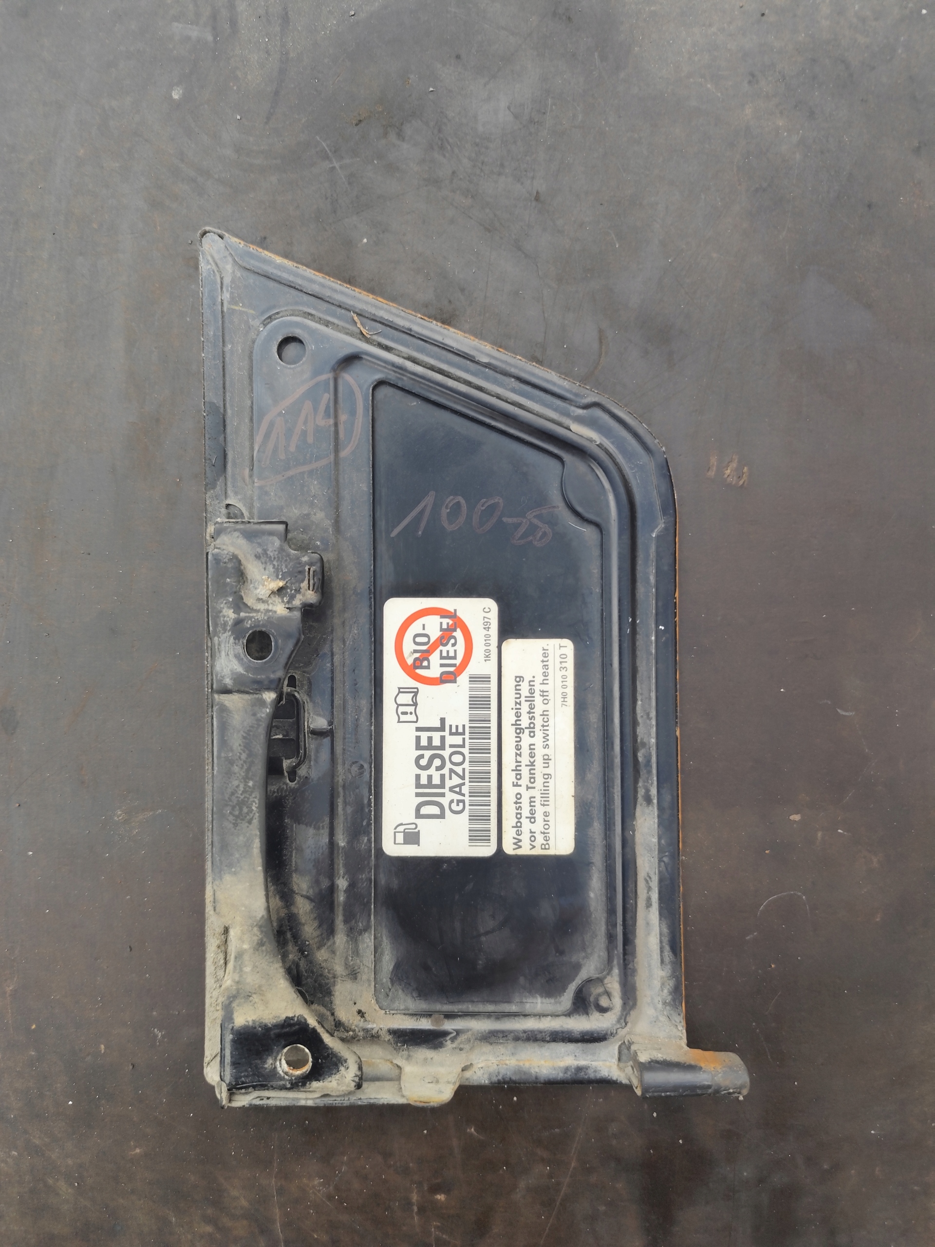 VW T5 KLAPKA Blech Blende Abdeckung Tankklappe des Kraftstoffsbehälters