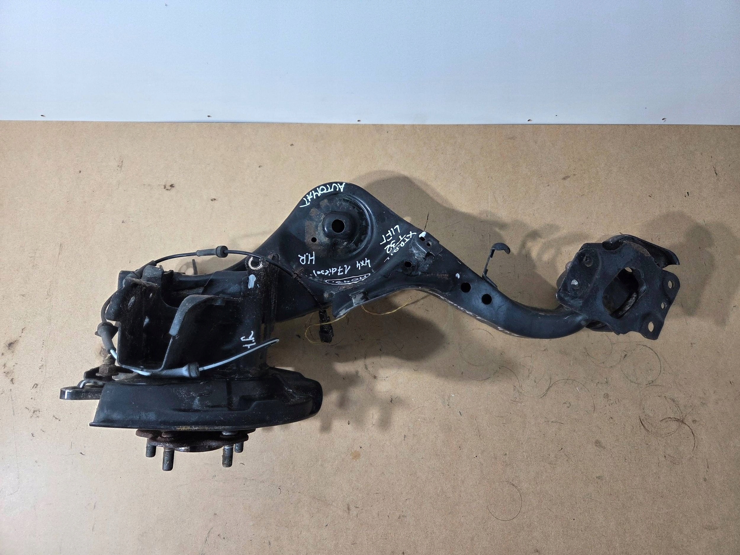 Nissan X-Trail T32 4WD swing rear right (A643)