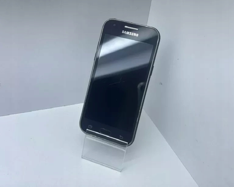 Smartfon Samsung Galaxy J1 1 GB / 8 GB 3G czarny