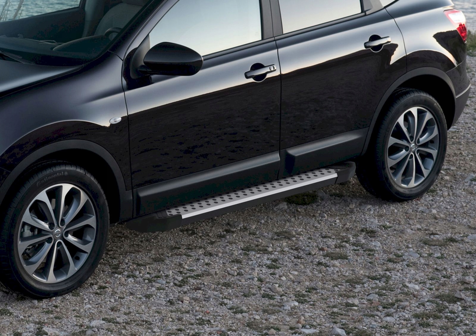 Stopnie boczne Nissan X-Trail od 2007 - 2018 orurowanie TUV