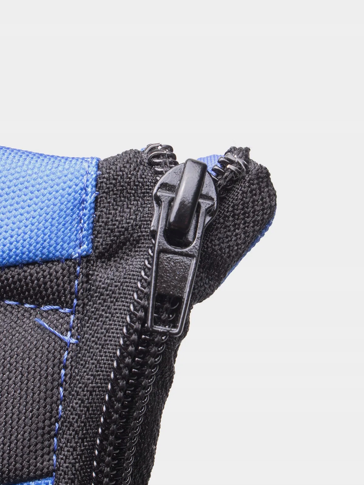 Śniegowce LEE COOPER LCJ-23-44-1990K NA ZIMĘ OCIEPLANE DLA DZIECI SPORTOWE Kolor czarny