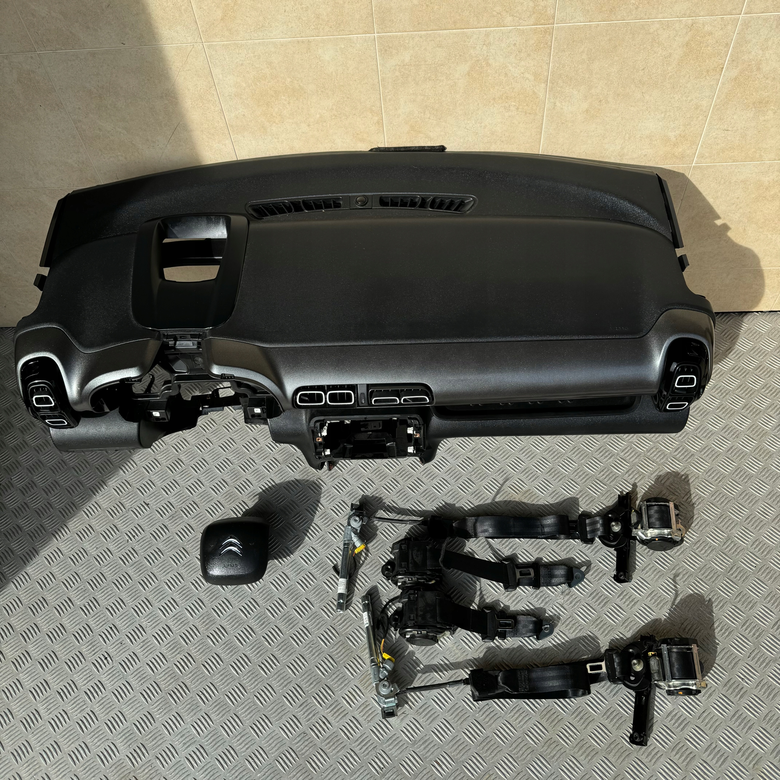 dashboard complete airbag console tension belts cockpit CITROEN C3 AIRCROSS