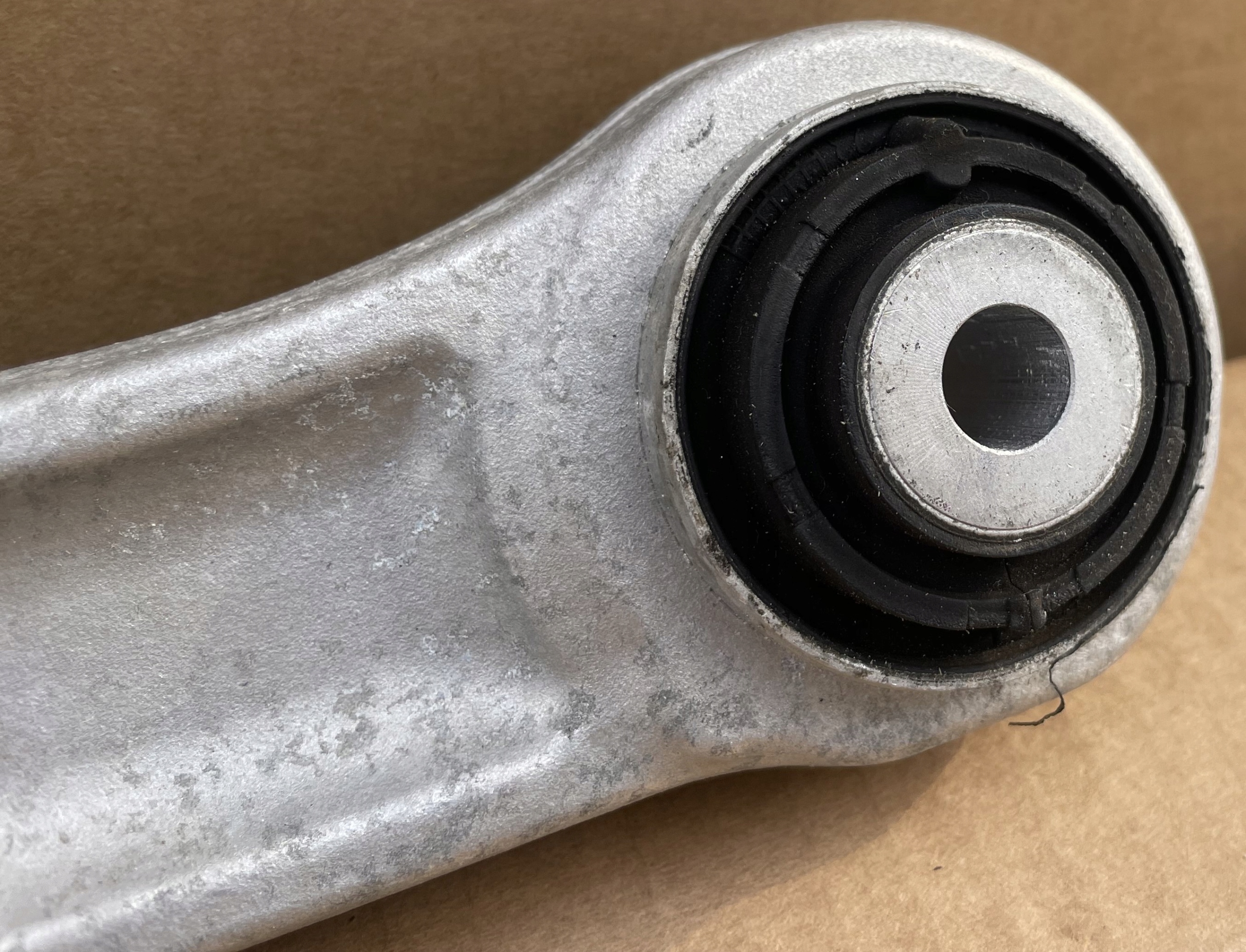 arm front left AUDI A6 Q5 80A407155 original new