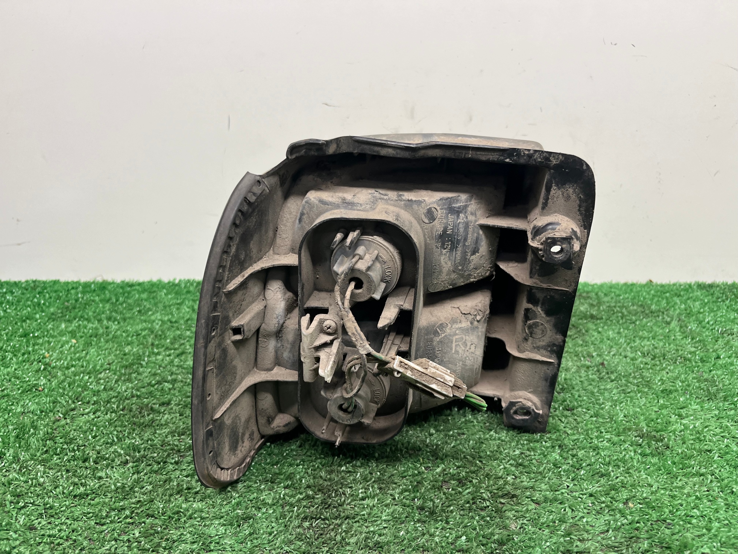 light right rear MITSUBISHI L 400