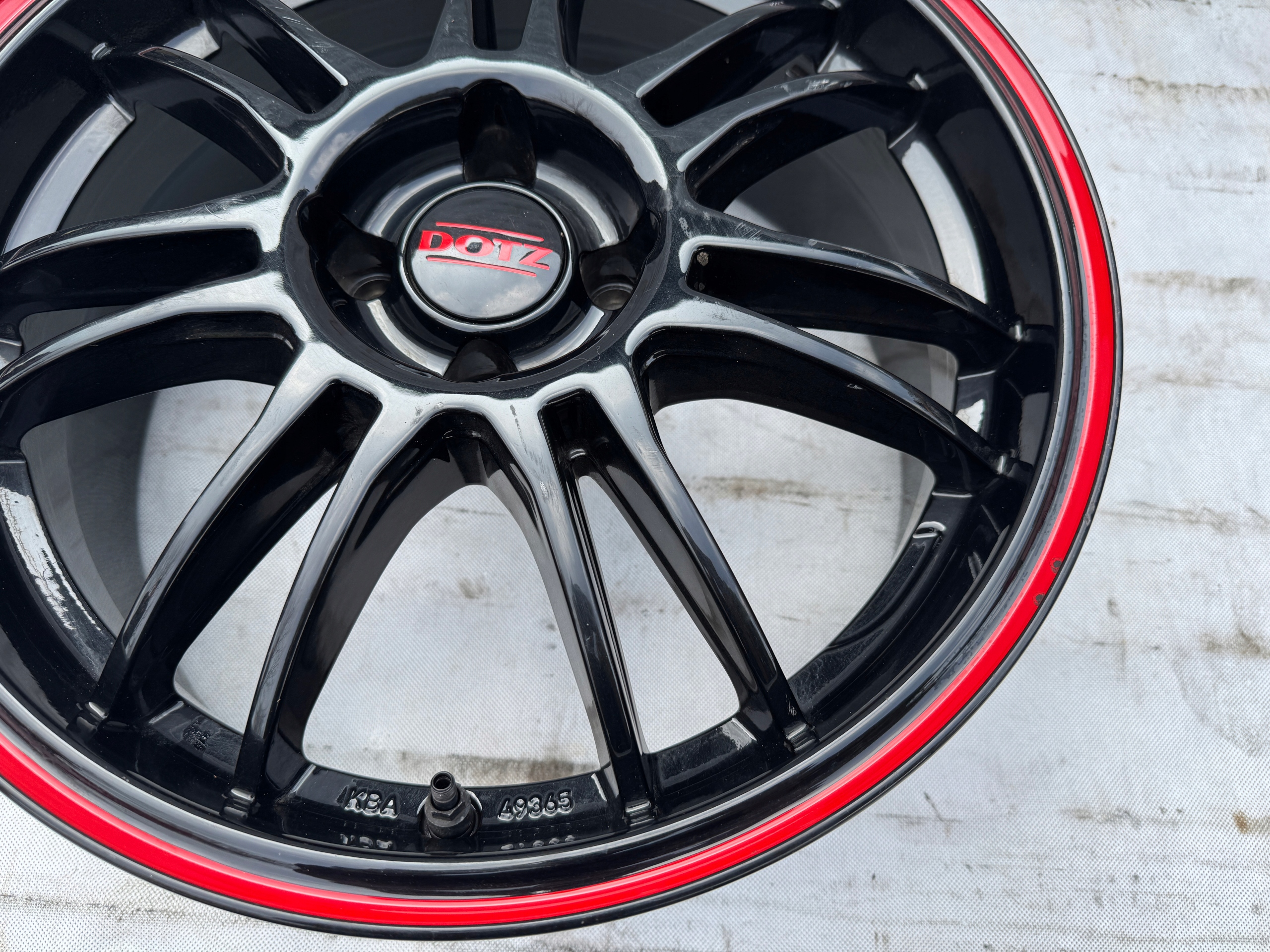 Felga aluminiowa Dotz Shift pinstripe red 7.0