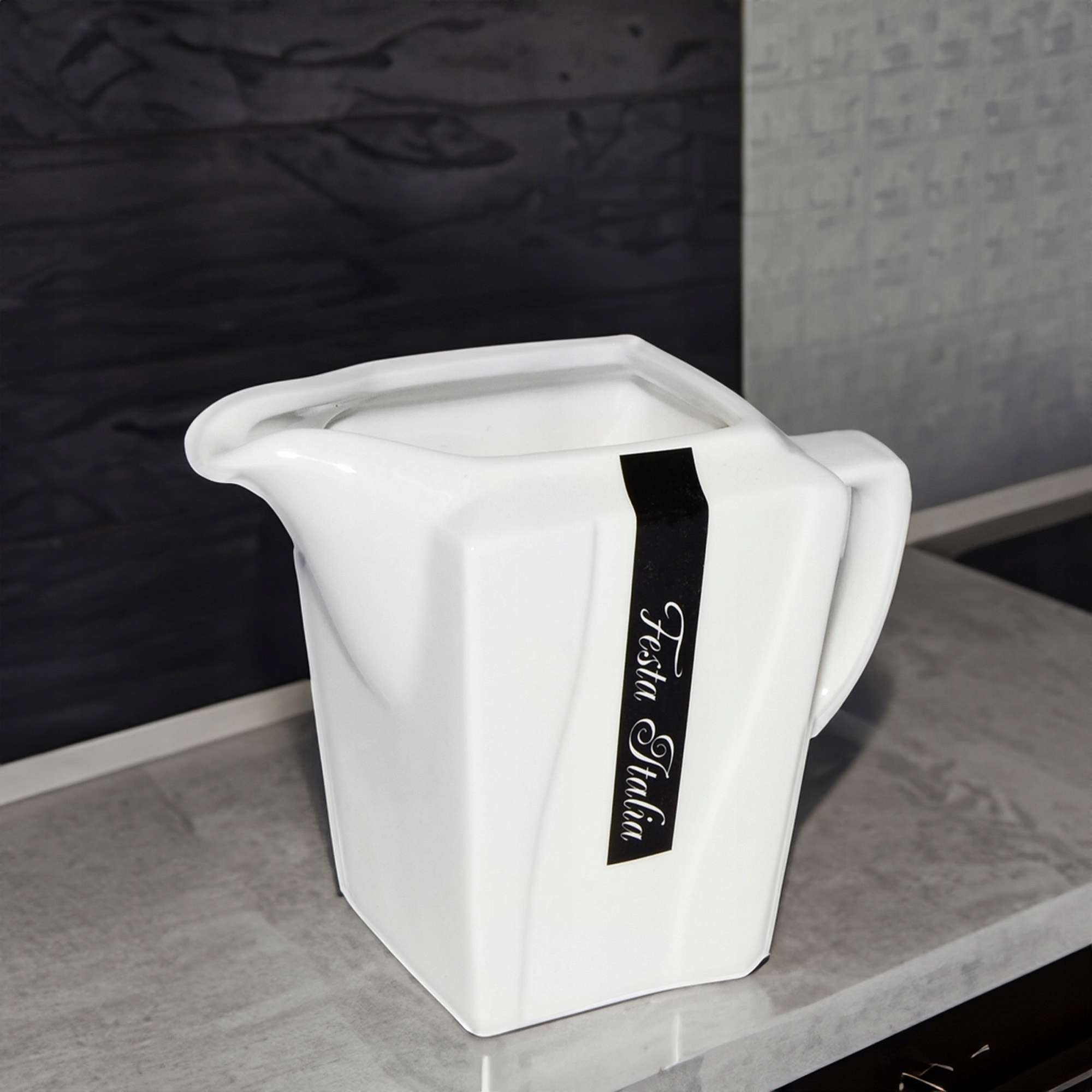 MLECZNIK PORCELANOWY 250ML VIVA DO MLEKA ŚMIETANKI KAWY WODY Z DZIÓBKIEM