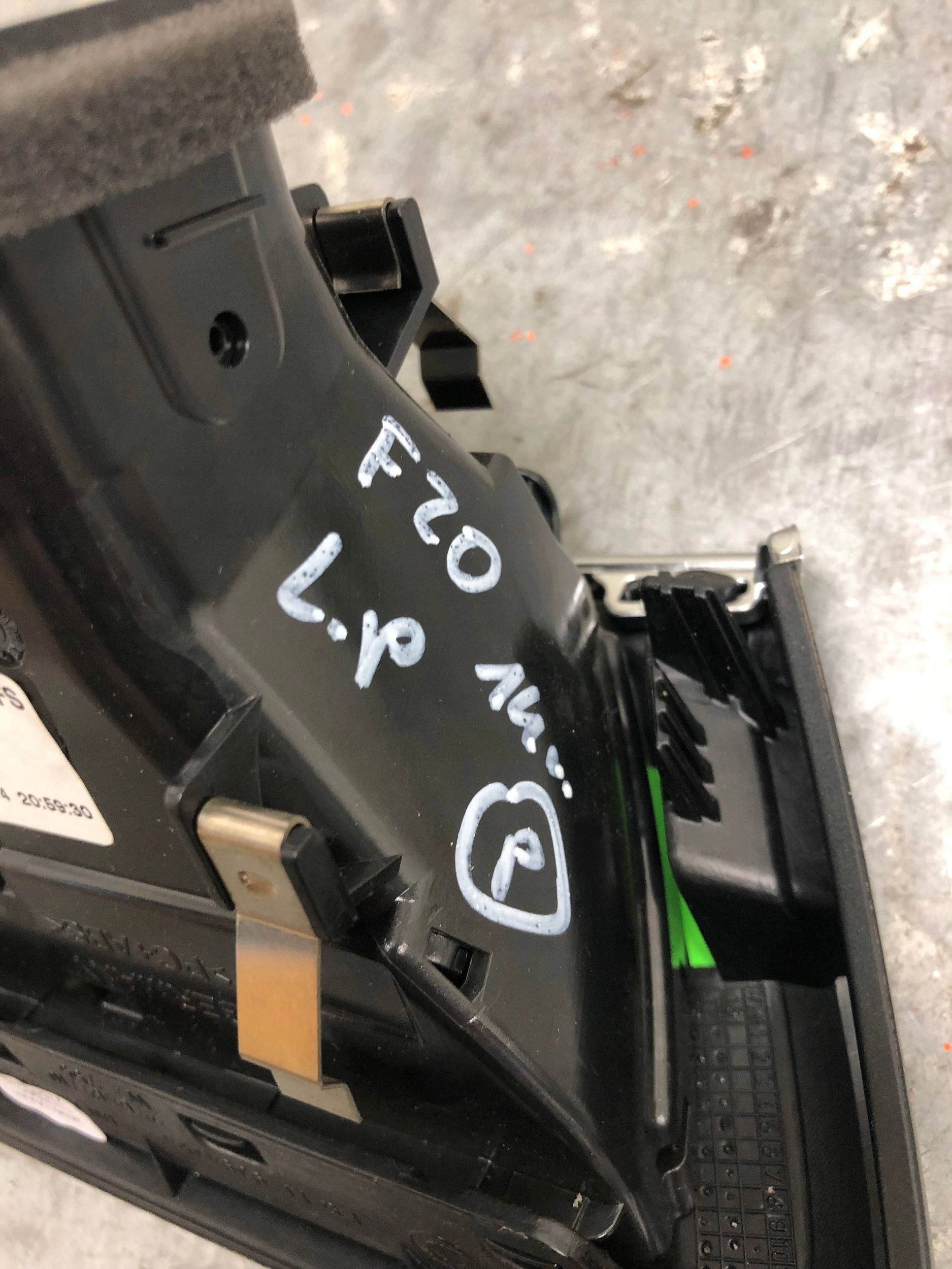 grid air conditioning devices left front BMW F20 9205355