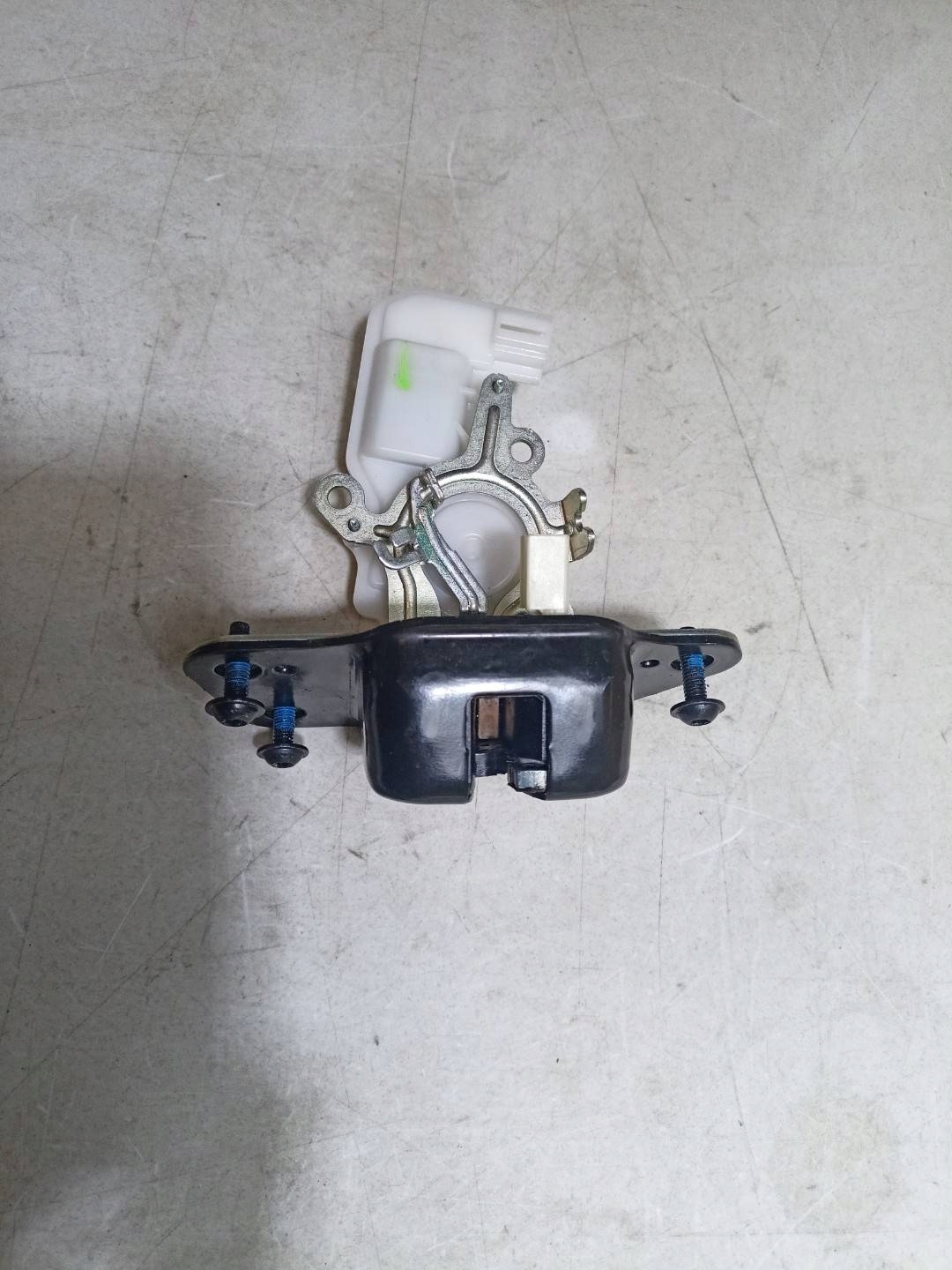 lock bonnet boot Jeep Cherokee 5 2014