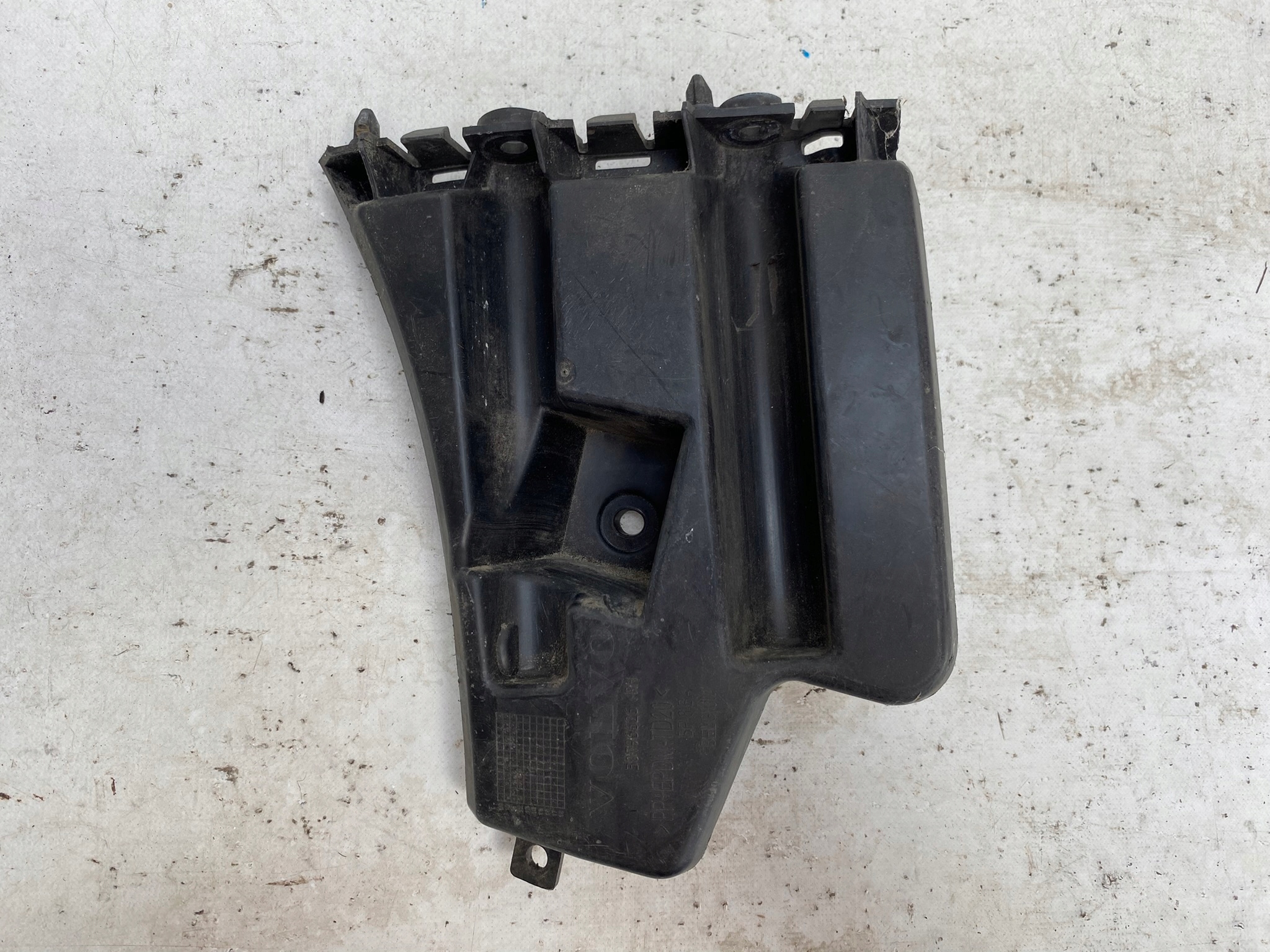 VOLVO S60 II V60 and 10- bumper bracket right front 30796626