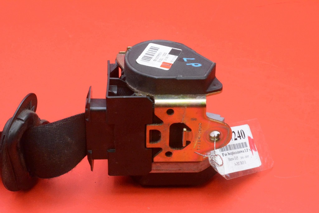 seat belt left front adjuster S1826674312W BMW E65 E66 01-05