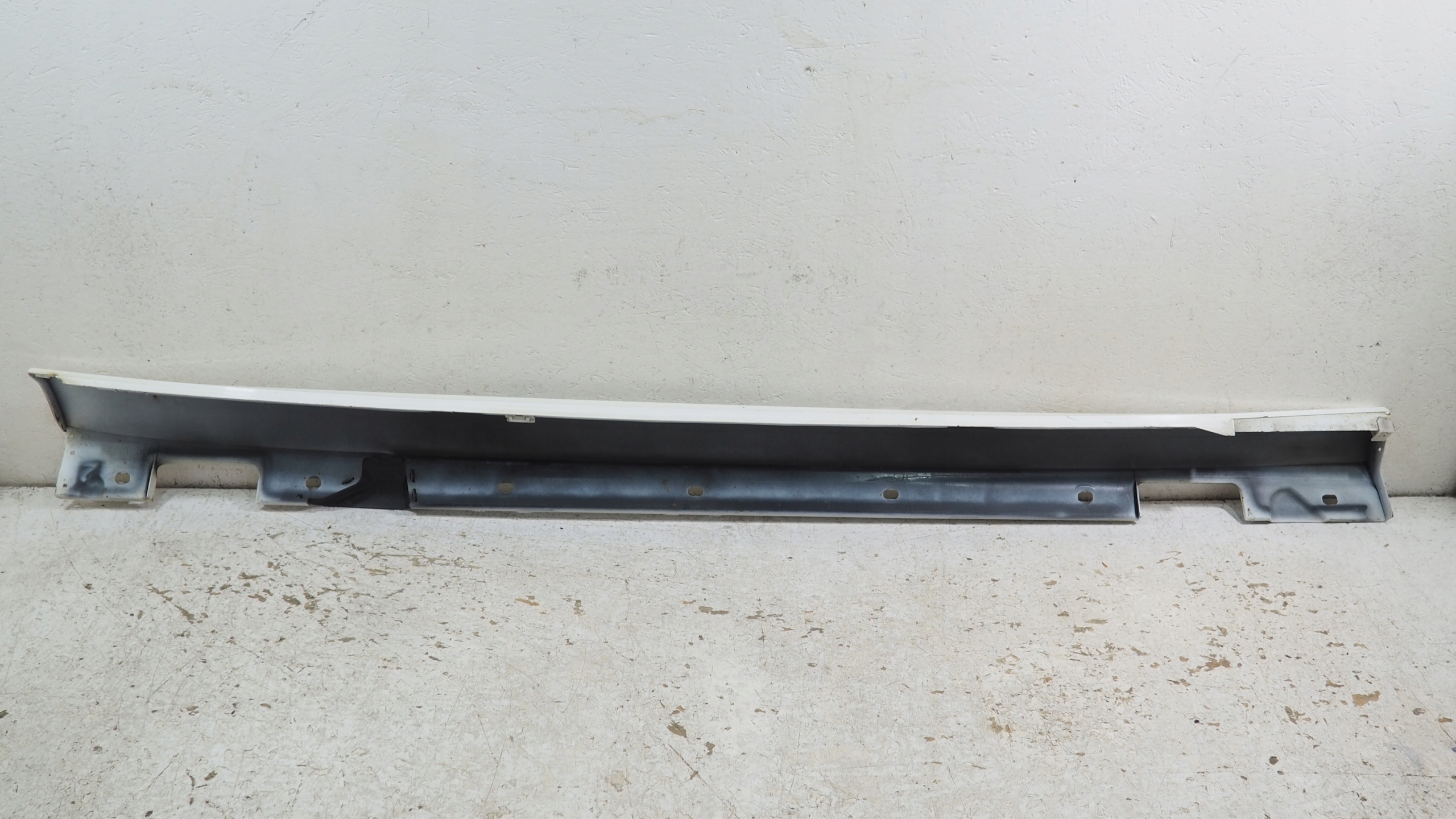 Mercedes E Klasa W212 moulding threshold left A2126900740