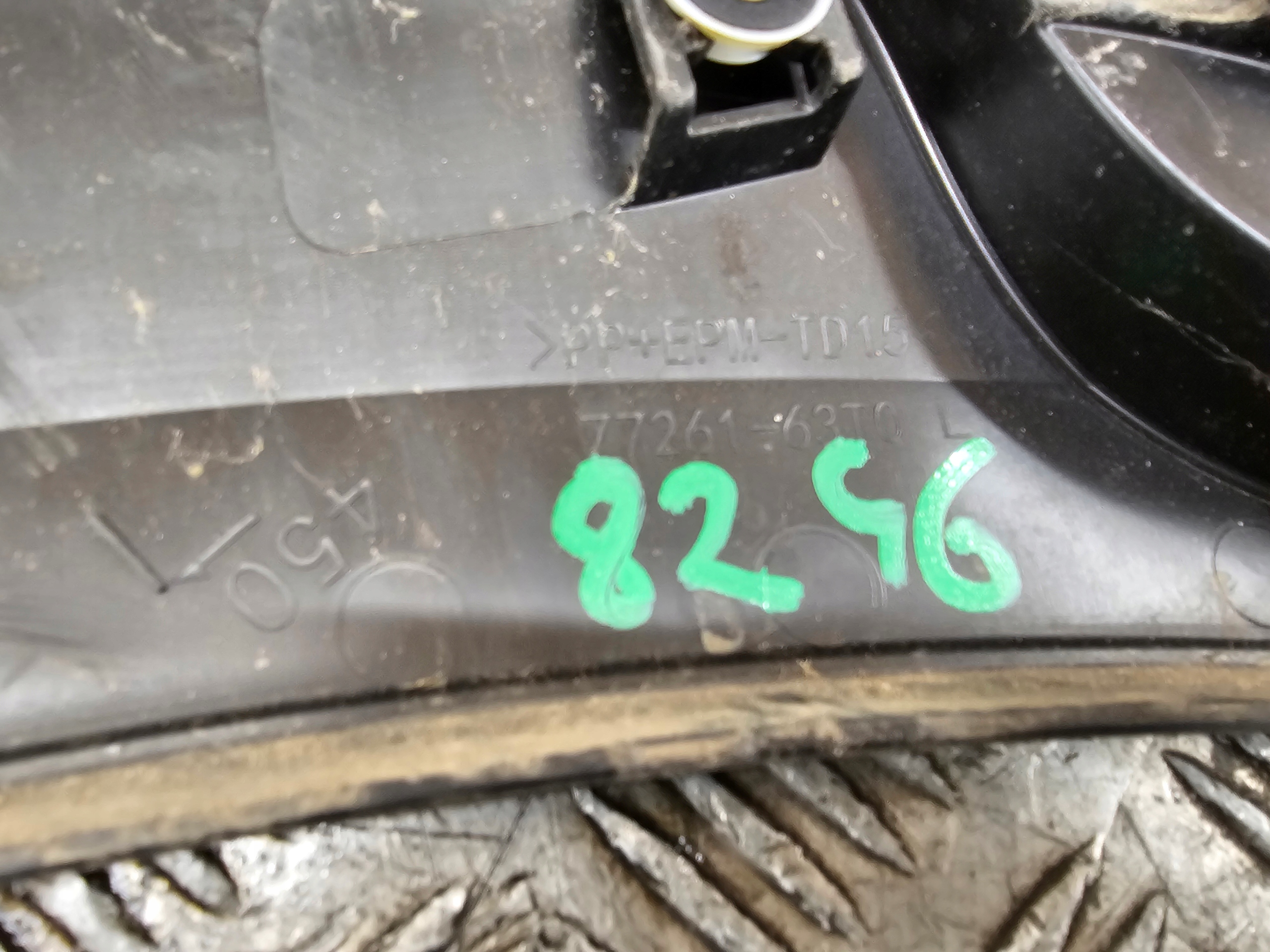 SUZUKI S-CROSS couverture aile gauche arrière 77261-63T0