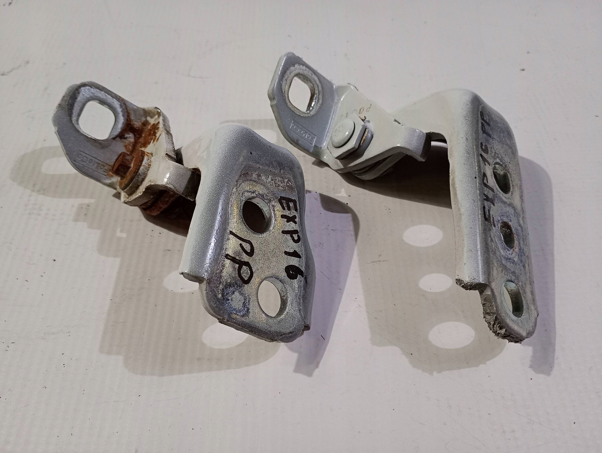 hinges door przednich prawych right front Ford Explorer V 2016