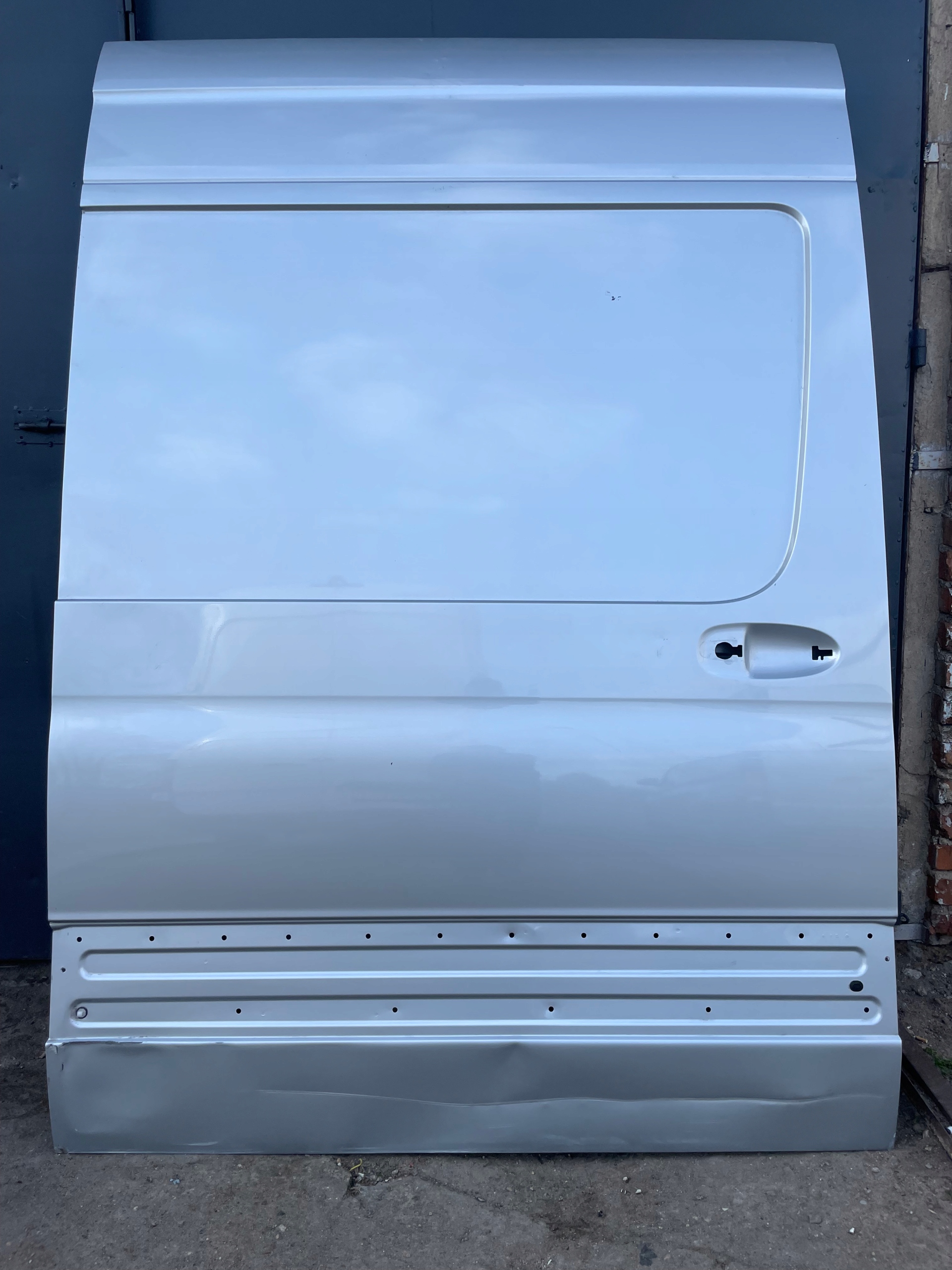 Mercedes-Benz Sprinter W907 Tür Hinten Rechts Door A9107322900 - Thumbnail 1