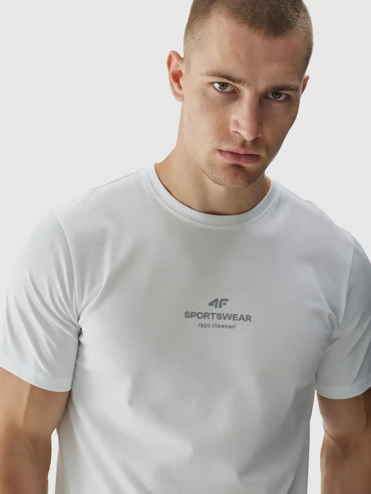 KOSZULKA MĘSKA 4F T-SHIRT SPORTOWY BAWEŁNIANY CASUAL AW24M1585 Dekolt okrągły