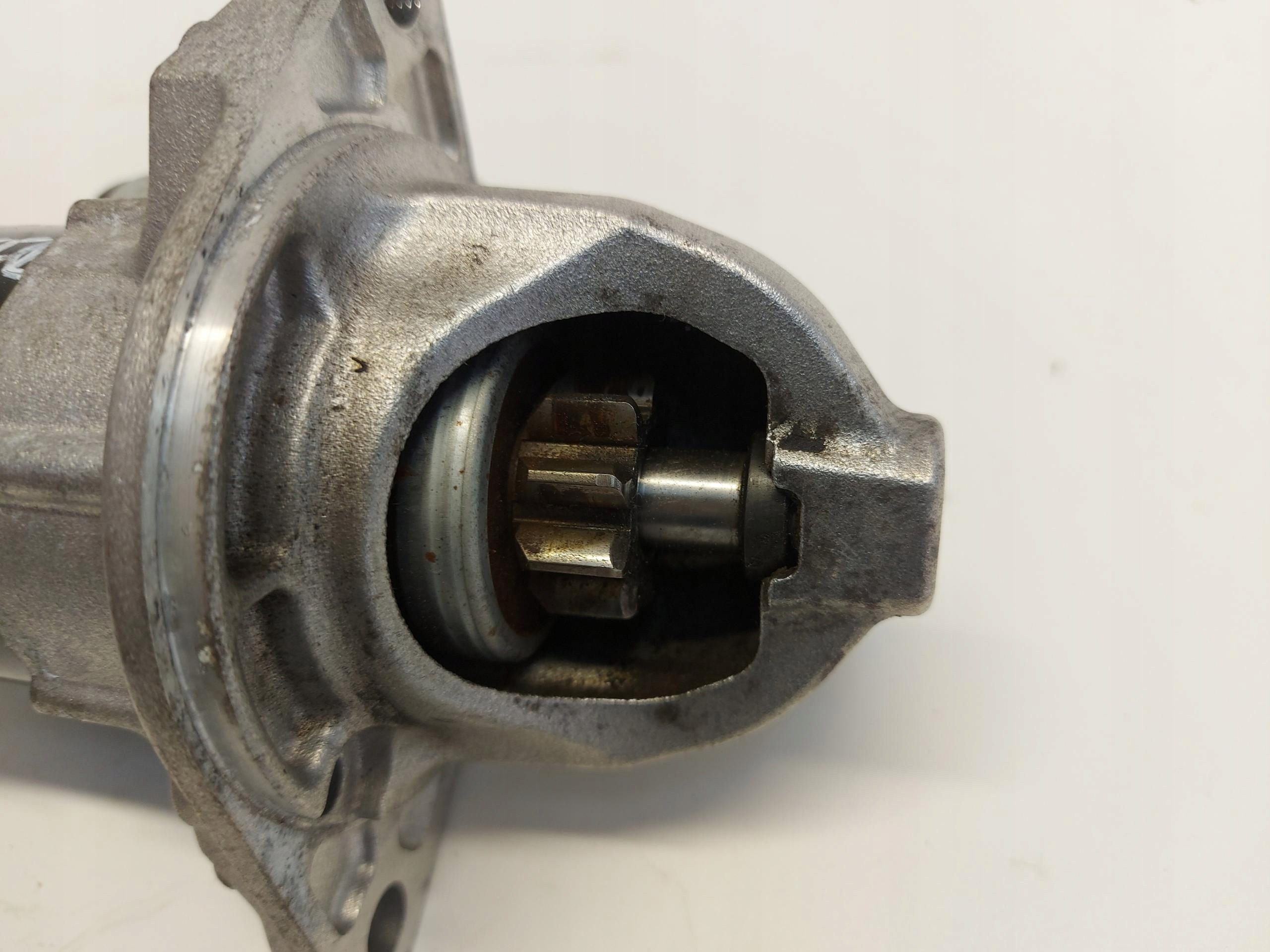SUBARU Forester V SK LIFT 2.0 B starter 23300AA831