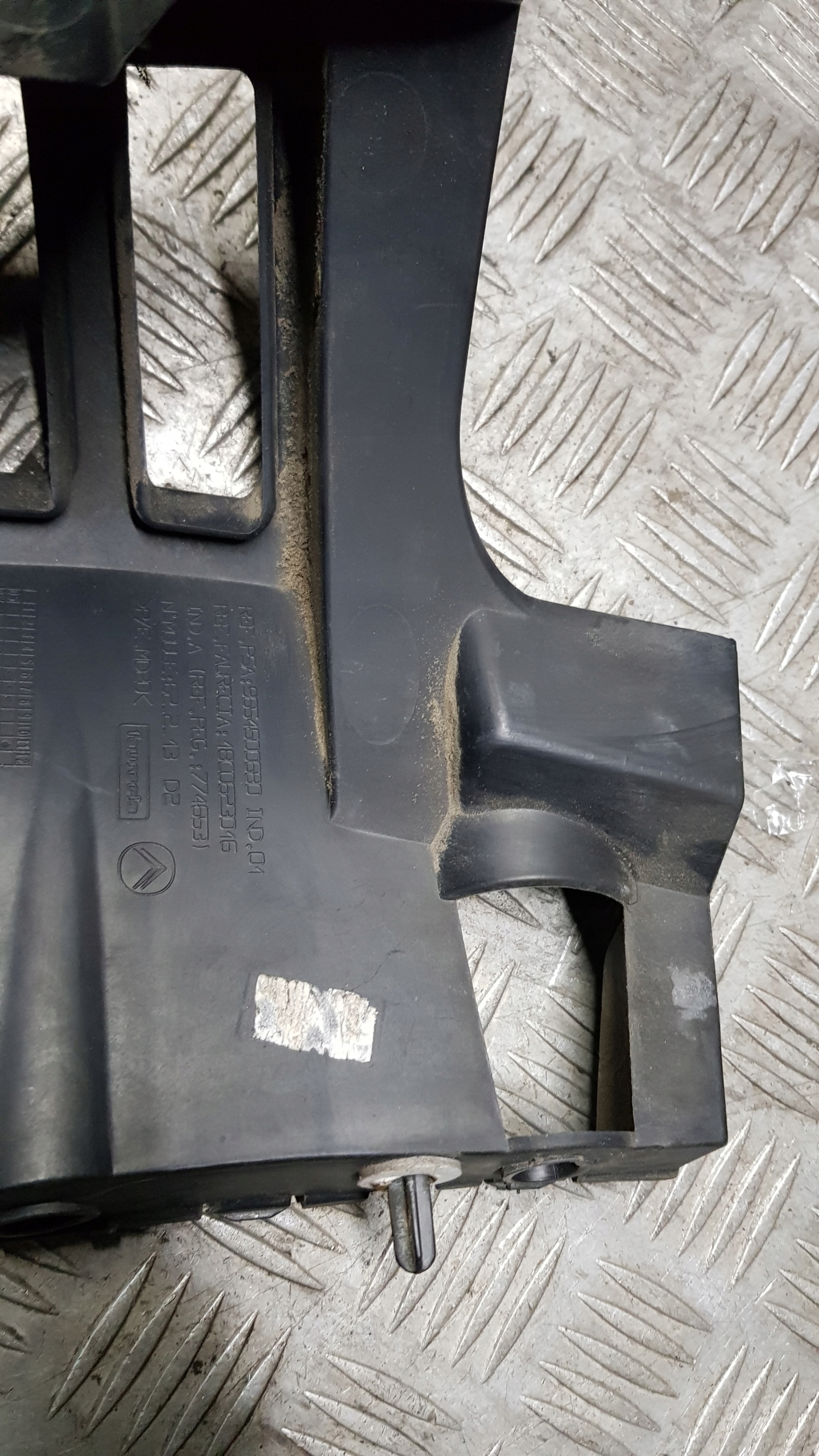 CITROEN C4 PICASSO bumper bracket right rear part 9654500680