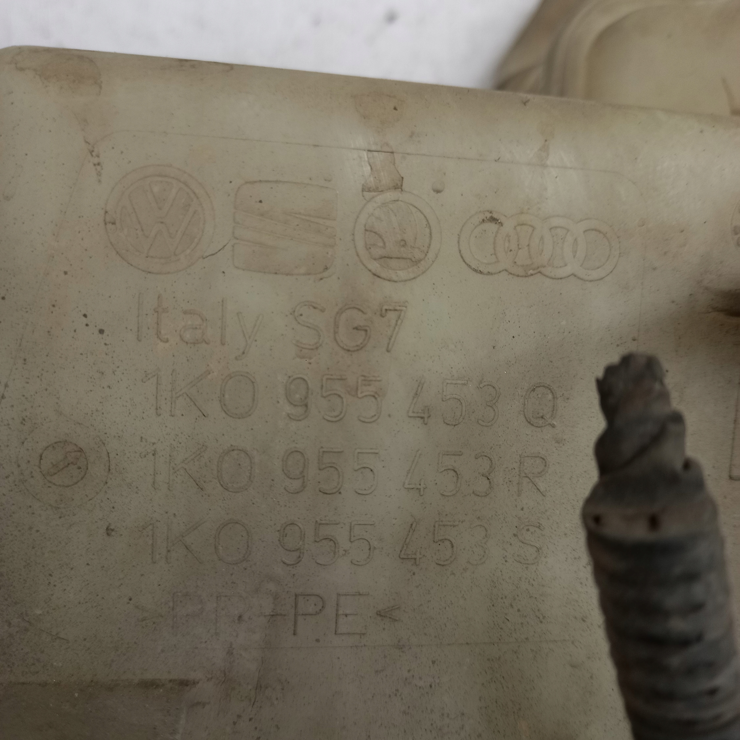 washer fluid tank VOLKSWAGEN CADDY 3 1K0955453R