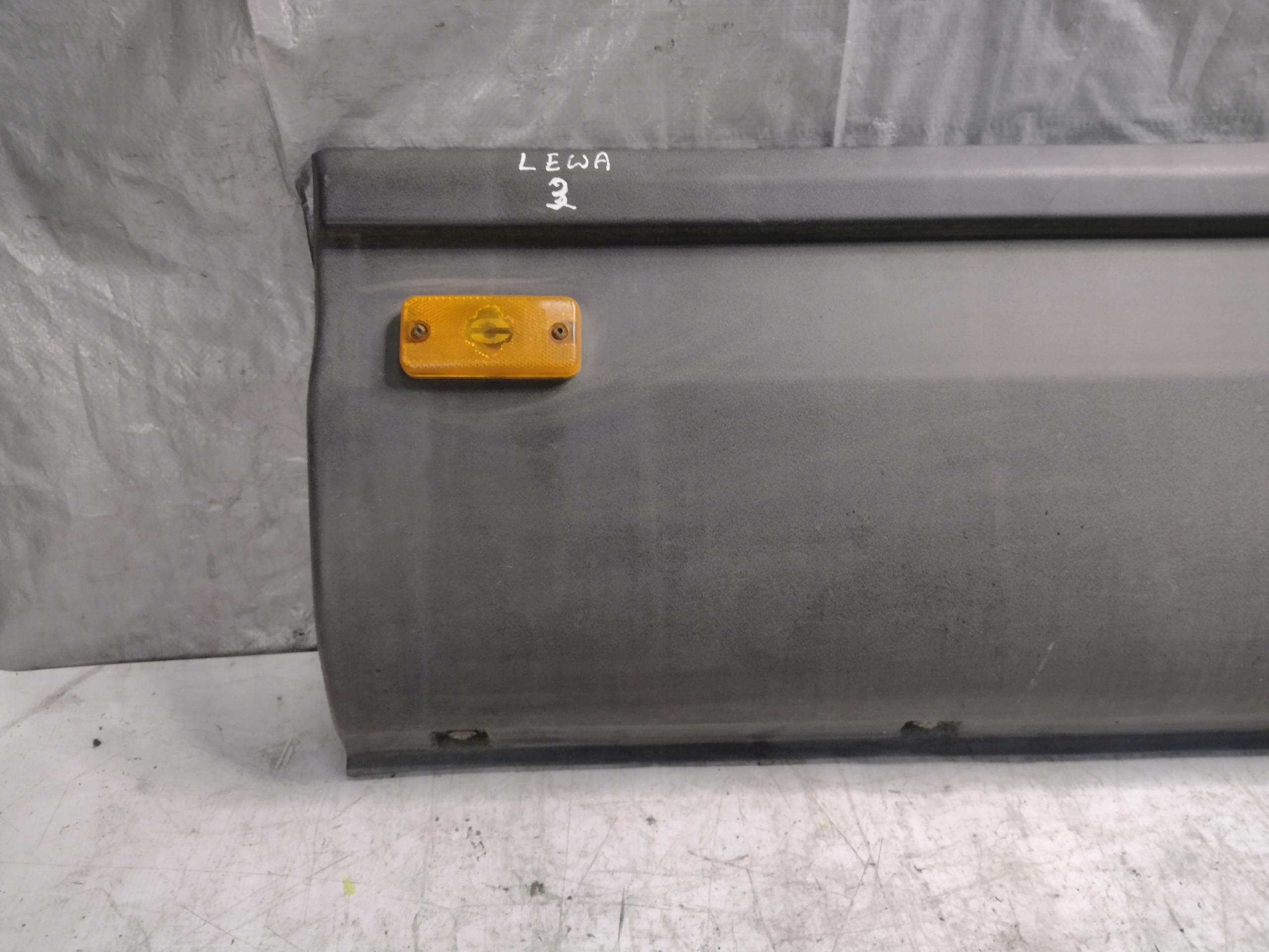 moulding side left Iveco Daily III 500327112