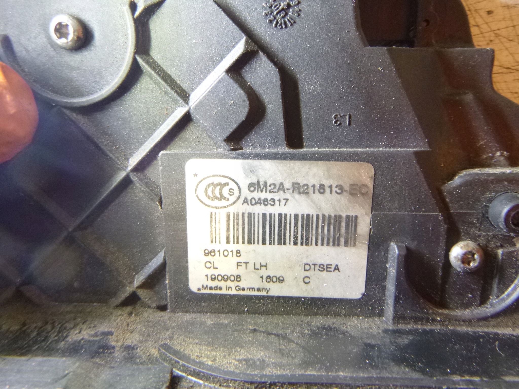 lock door front left Ford Mondeo MK4 S-Max 6-PIN 6M2A-R21813-EC 2008r.