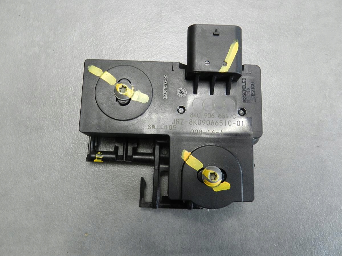 VW GOLF VII snimač razine goriva 8K0906651C