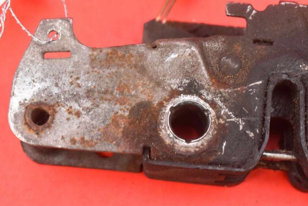 SERRURE CAPOT VW TIGUAN 1 ET 07-11