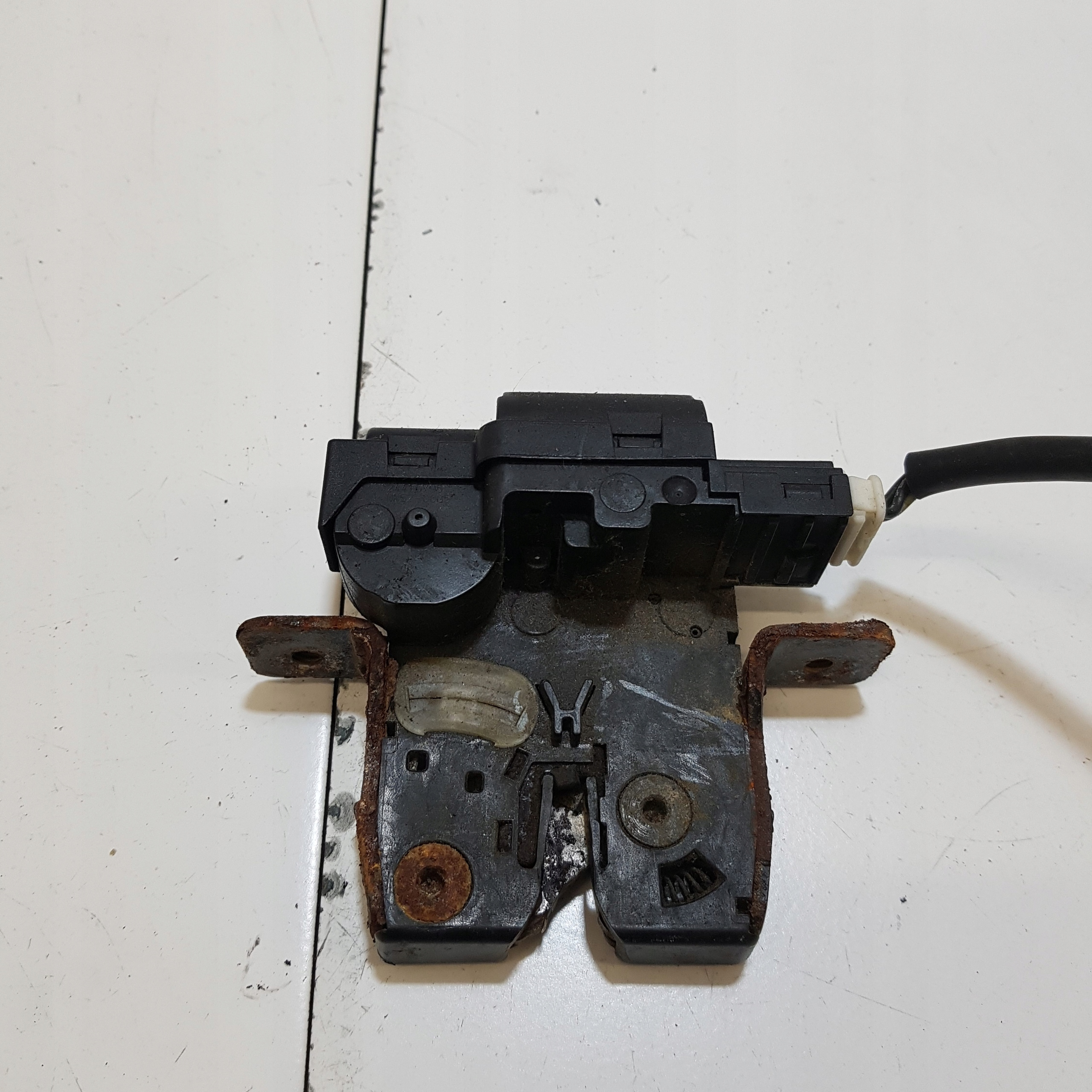 lock bonnet boot NISSAN QASHQAI 90502EY10A